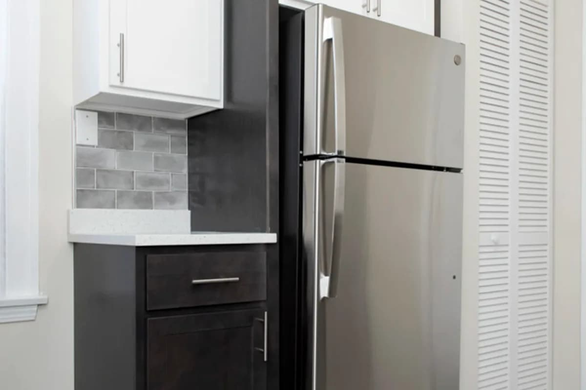 1249 W. Henderson St, Apt 3 — photo 2