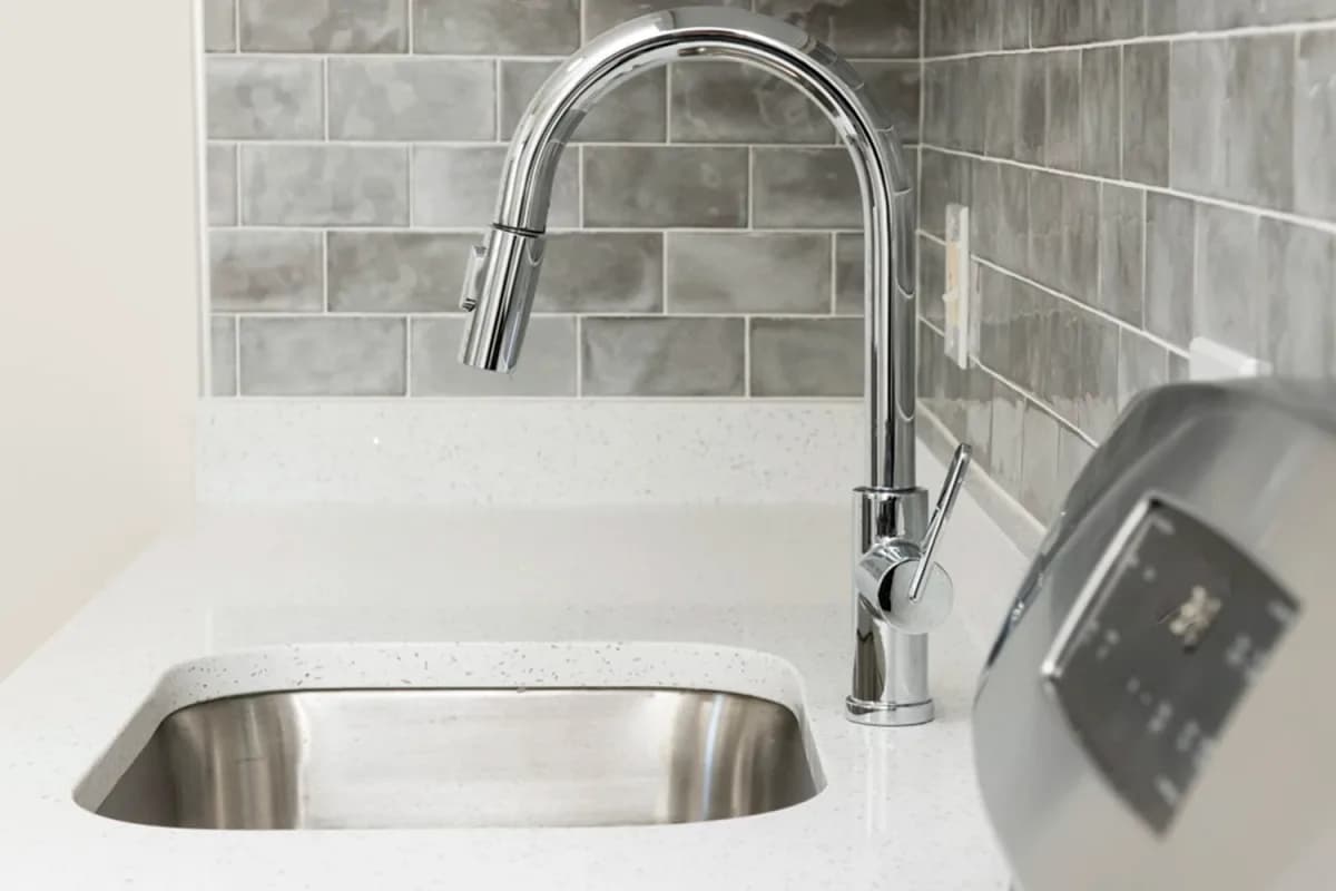 1249 W. Henderson St, Apt 3 — photo 3