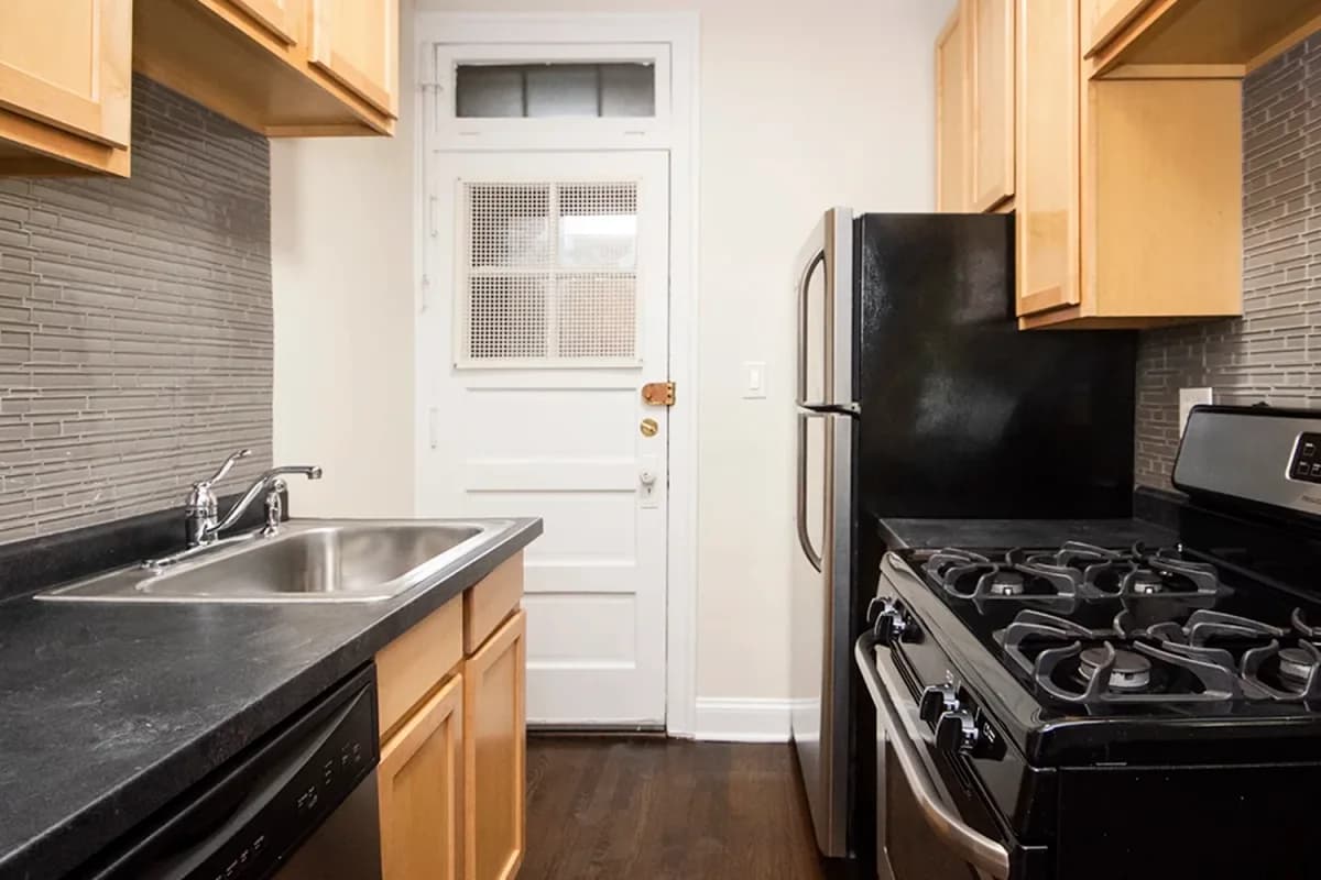 1253 W. Henderson St, Apt 1 — photo 1