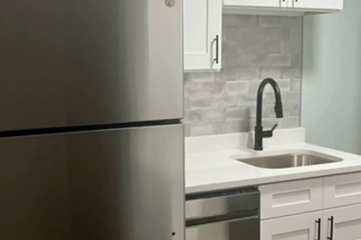 1253 W. Henderson St, Apt 2 — photo 1