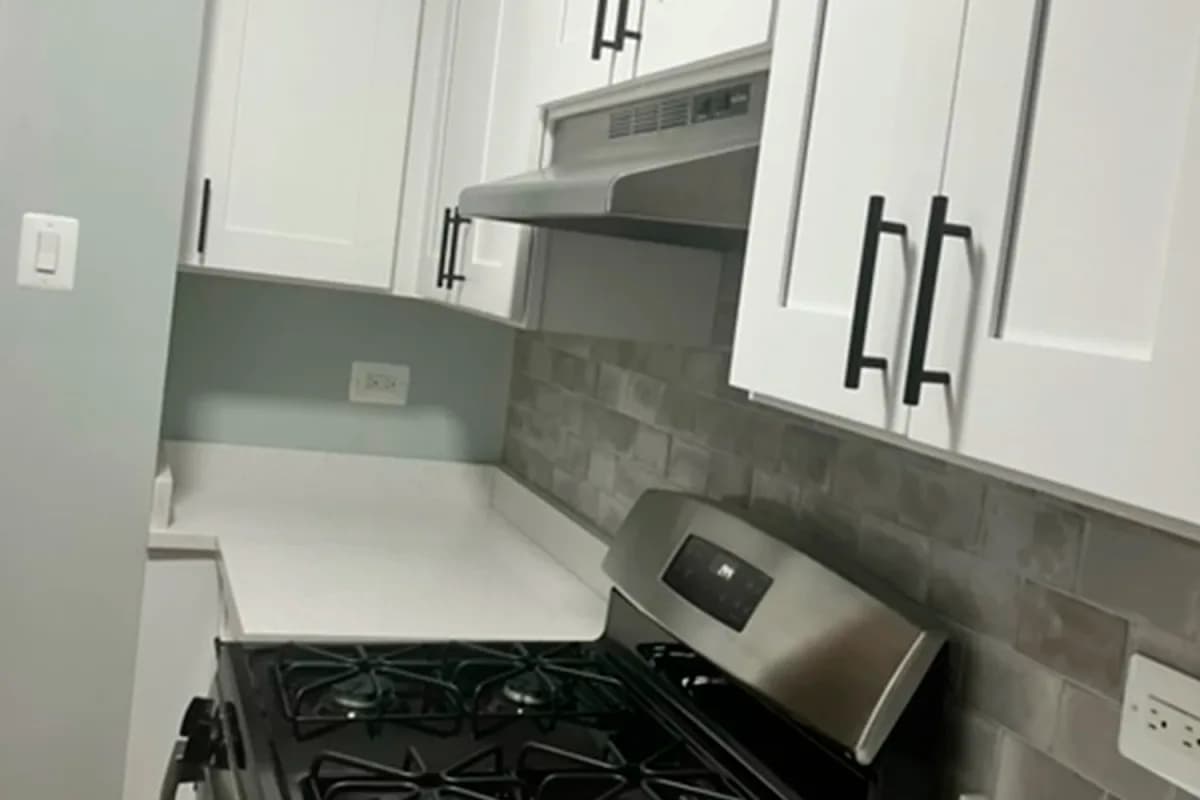 1253 W. Henderson St, Apt 2 — photo 2