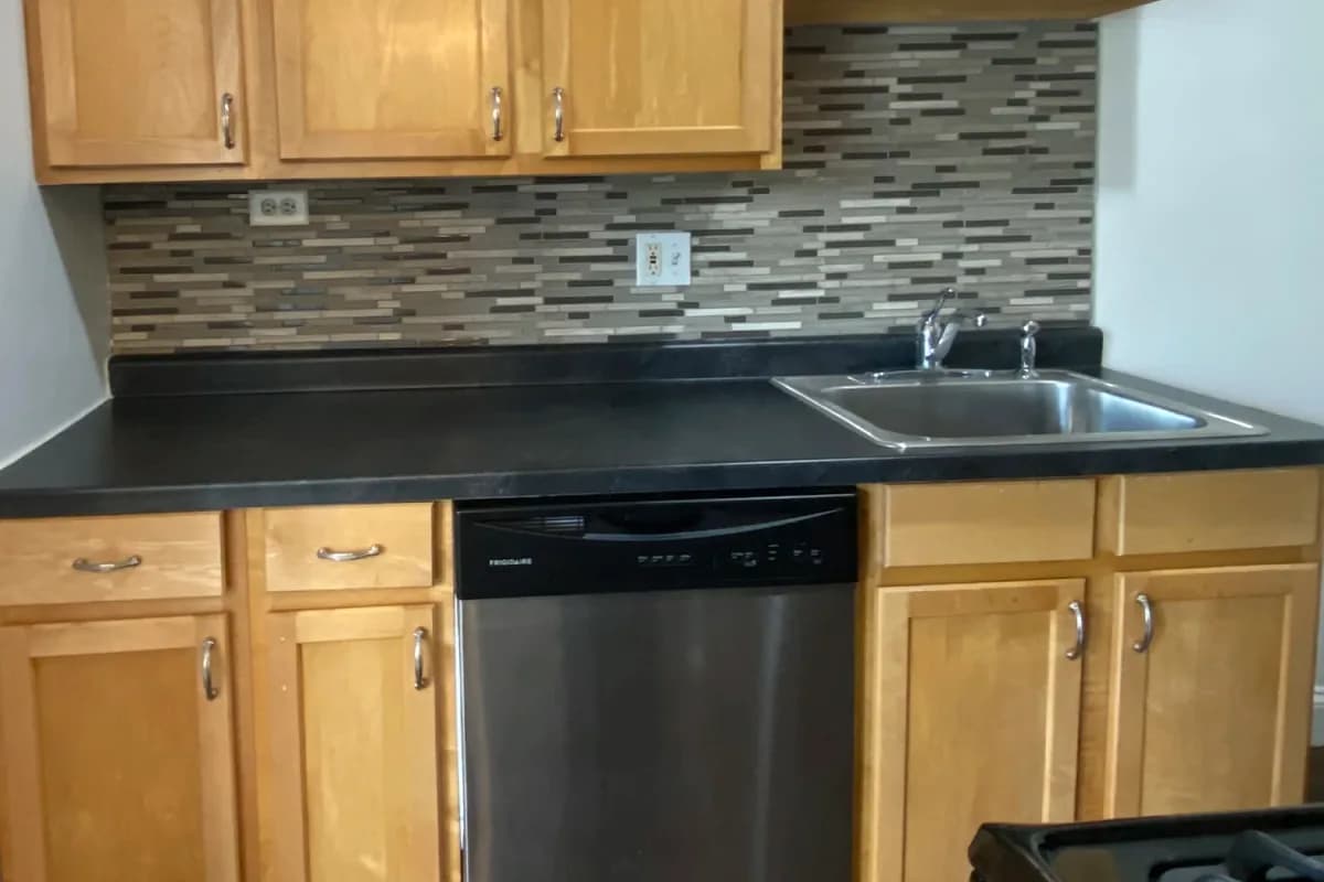 1253 W. Henderson St, Apt 3 — photo 1