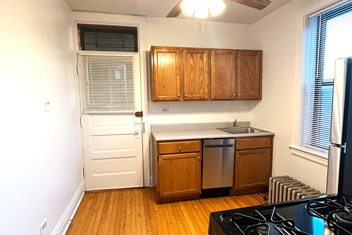 1909-13 W. Larchmont Ave, Apt 1911-3B — photo 3