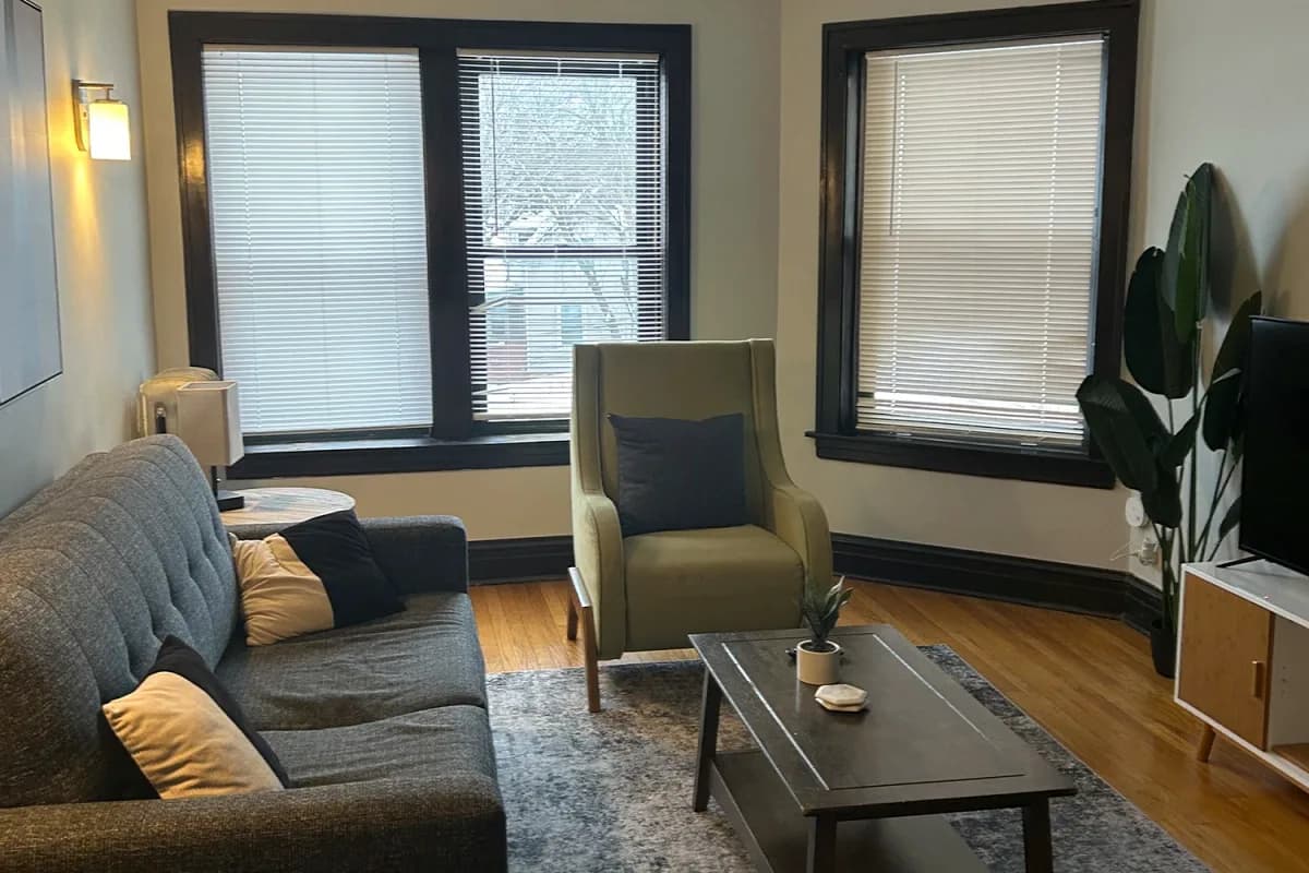 1909-13 W. Larchmont Ave, Apt 2a — photo 4