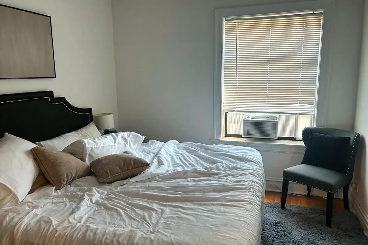 1909-13 W. Larchmont Ave, Apt 2b — photo 5