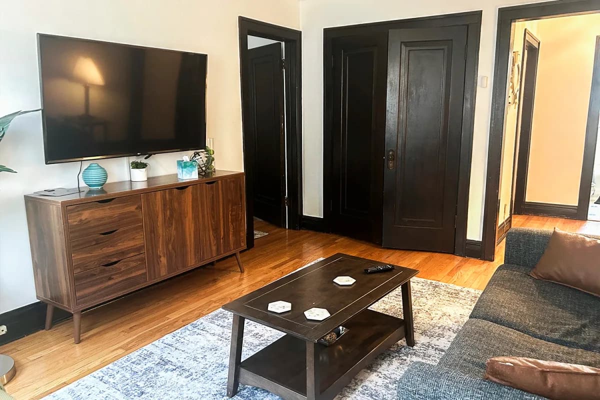 1909-13 W. Larchmont Ave, Apt 3a — photo 4