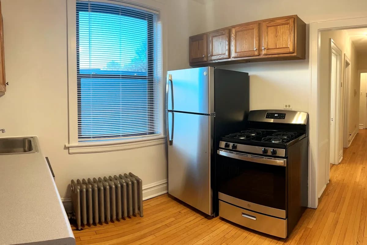1909-13 W. Larchmont Ave, Apt 3b — photo 1