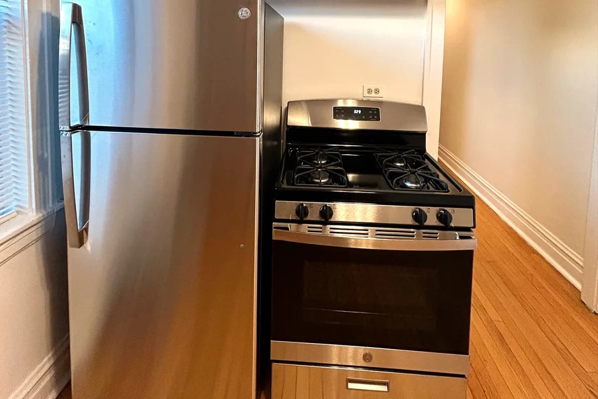 1909-13 W. Larchmont Ave, Apt 3b — photo 2