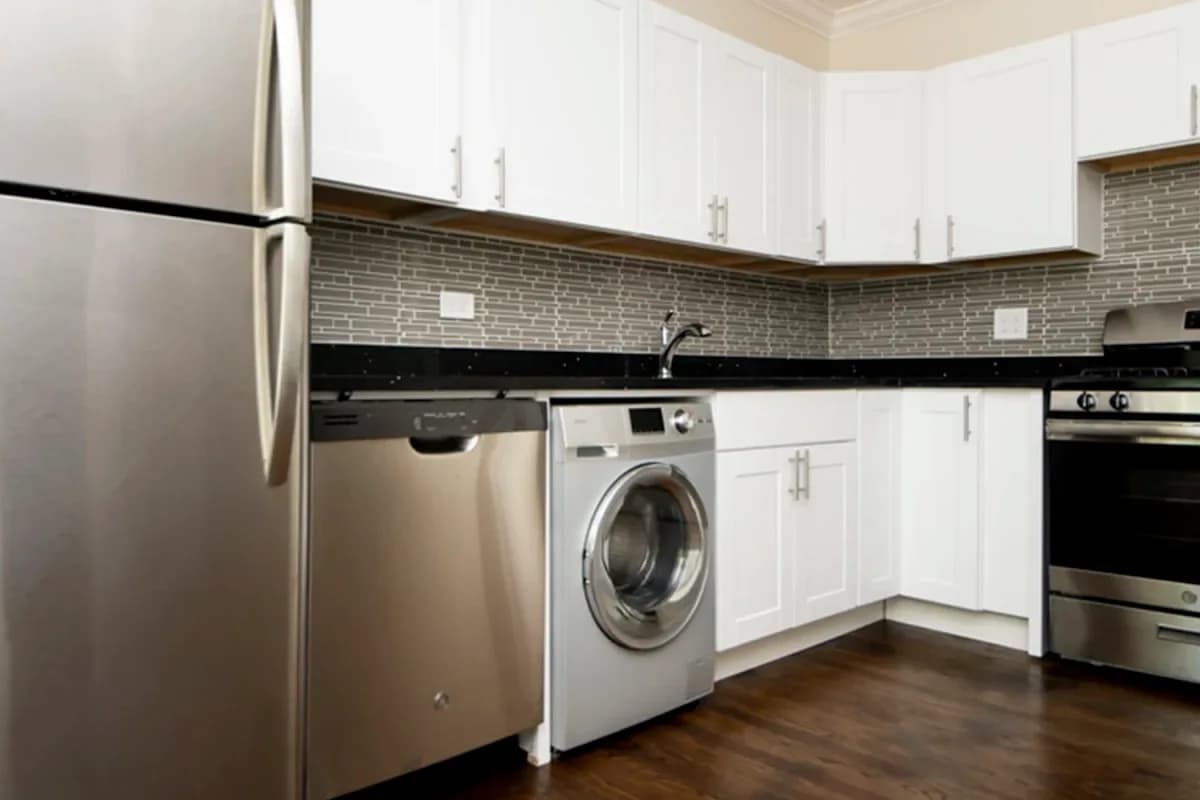 2129 N. Dayton St, Apt 101 — photo 1