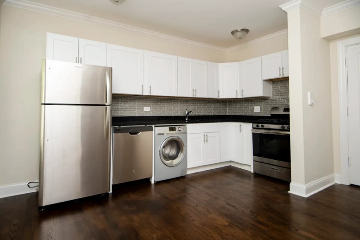 2129 N. Dayton St, Apt 101 — photo 3