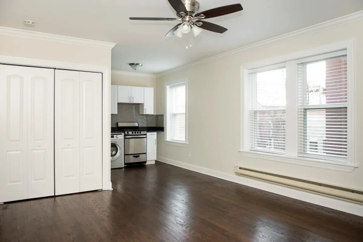 2129 N. Dayton St, Apt 105 — photo 4