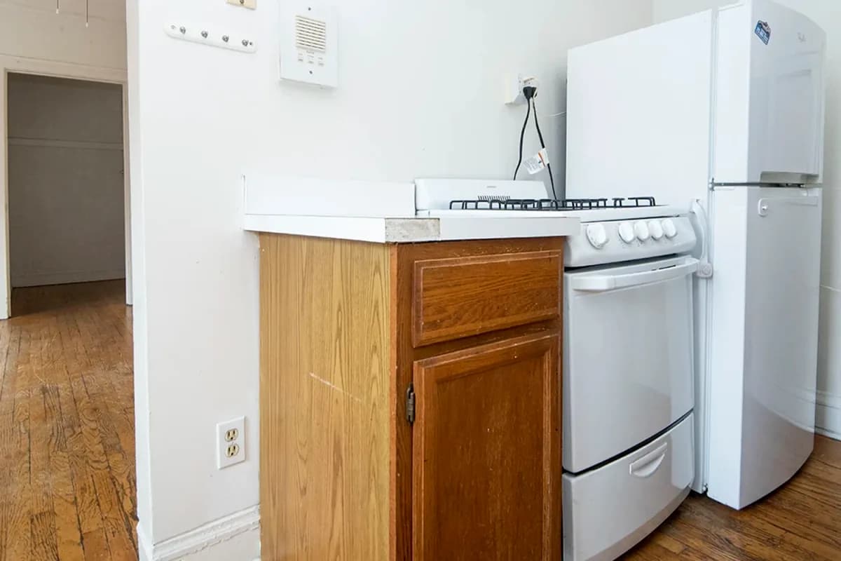 2129 N. Dayton St, Apt 106 — photo 1
