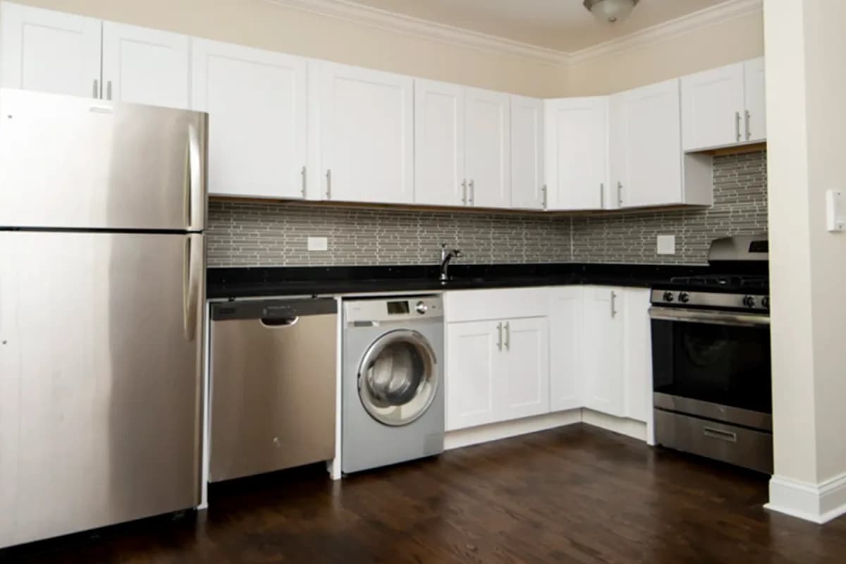 2129 N. Dayton St, Apt 107 — photo 1