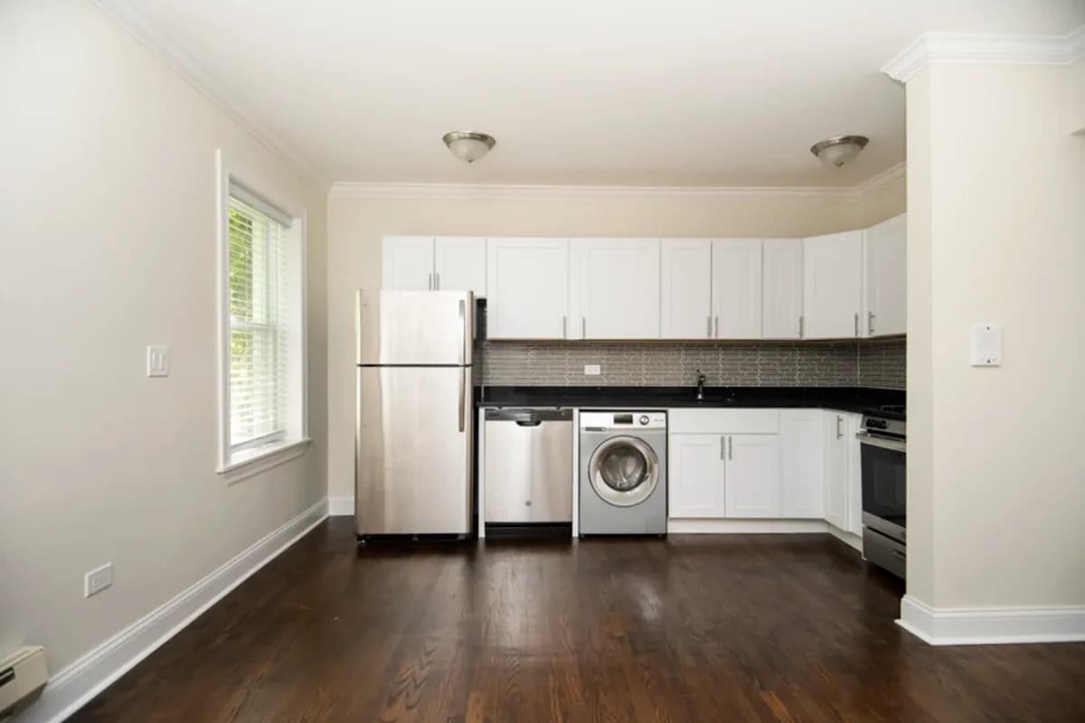 2129 N. Dayton St, Apt 107 — photo 4