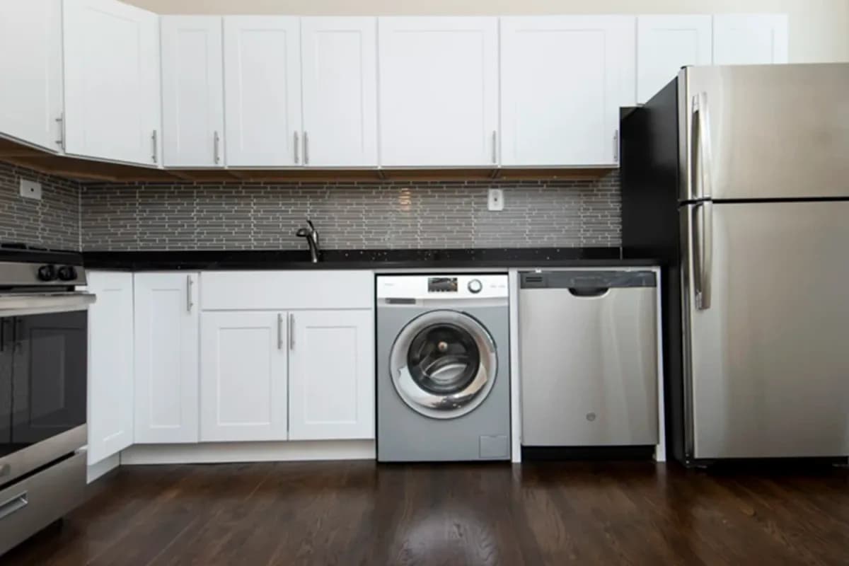2129 N. Dayton St, Apt 108 — photo 1