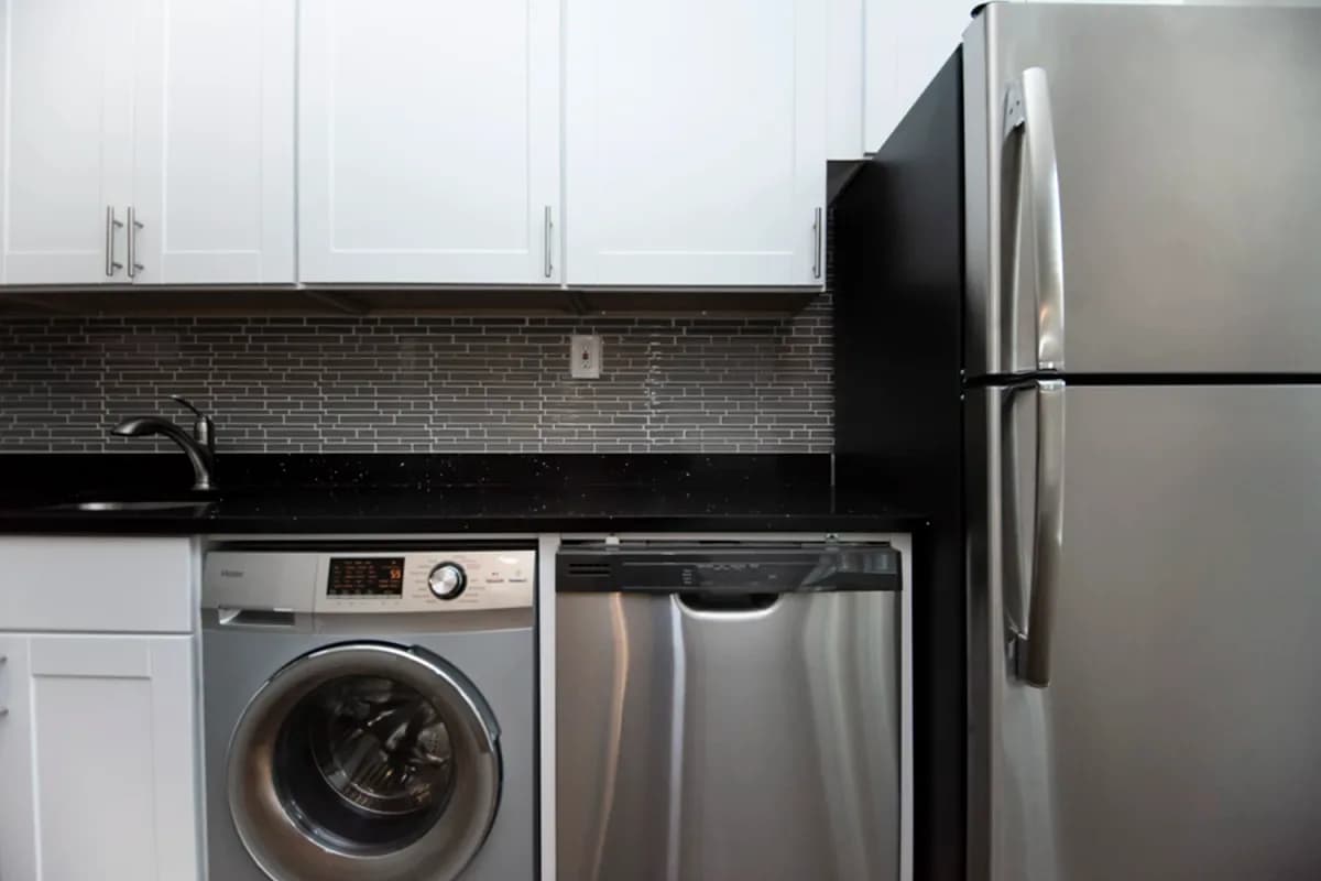2129 N. Dayton St, Apt 108 — photo 2