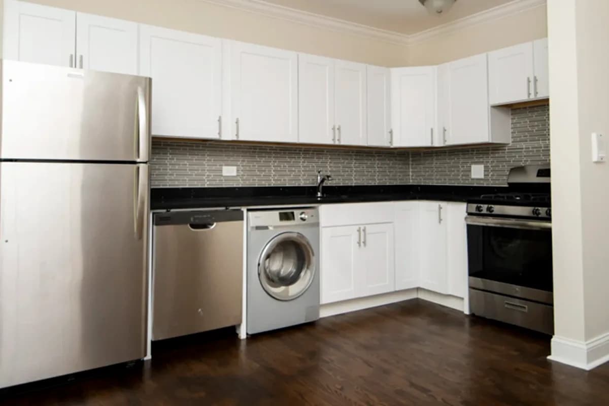 2129 N. Dayton St, Apt 202 — photo 1