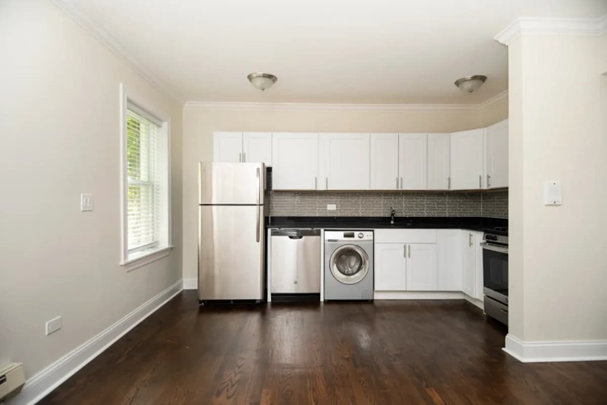 2129 N. Dayton St, Apt 202 — photo 4