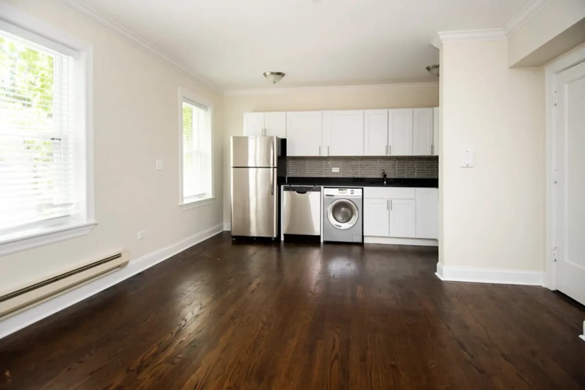 2129 N. Dayton St, Apt 202 — photo 5