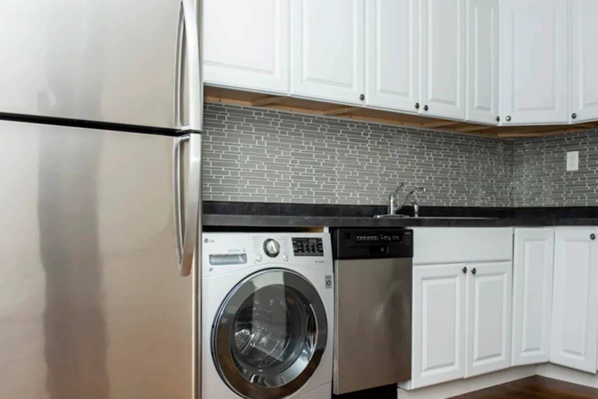 2129 N. Dayton St, Apt 203 — photo 1