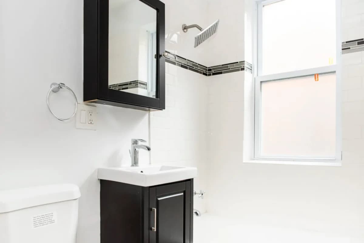 2129 N. Dayton St, Apt 203 — photo 5