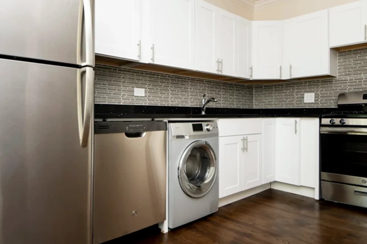 2129 N. Dayton St, Apt 207 — photo 1
