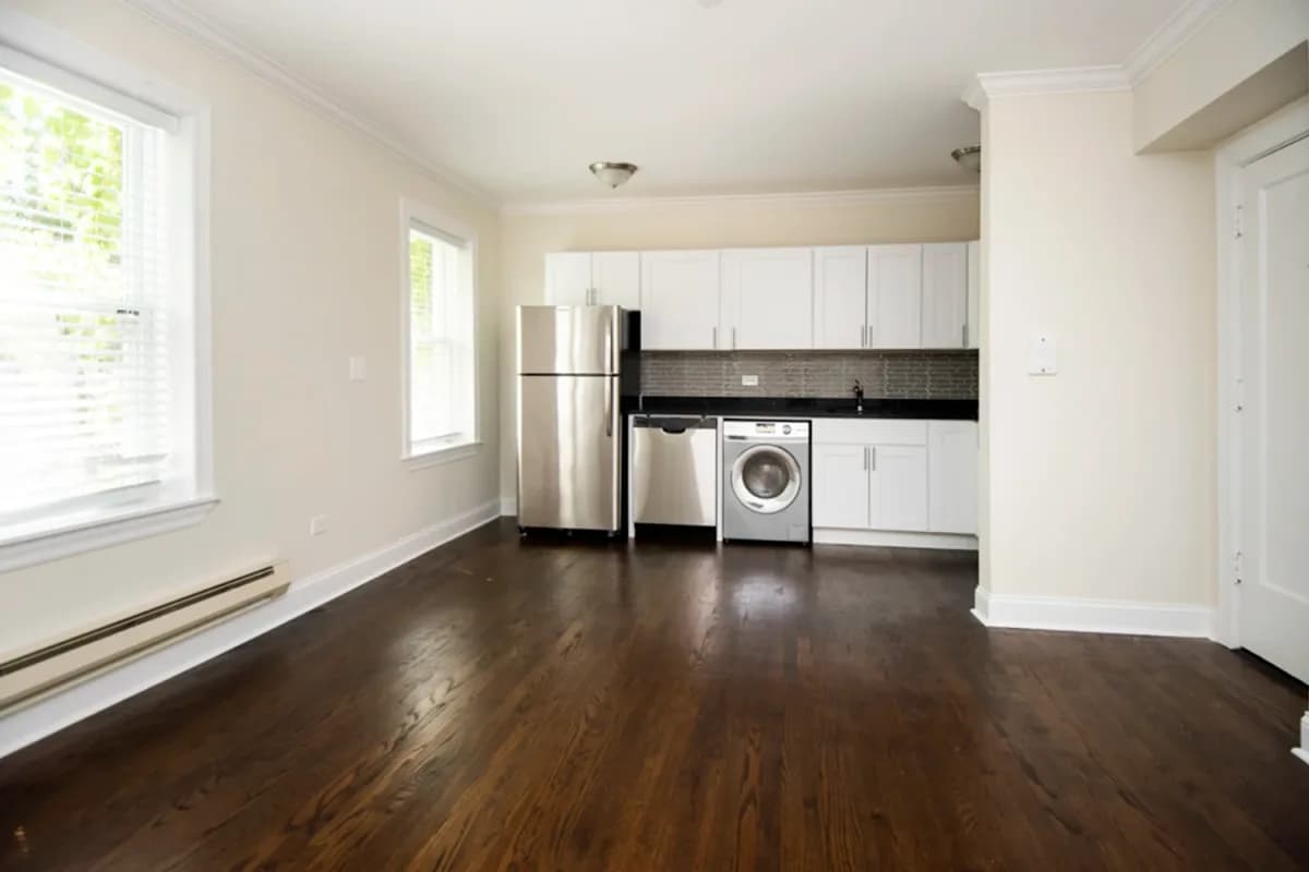 2129 N. Dayton St, Apt 207 — photo 5