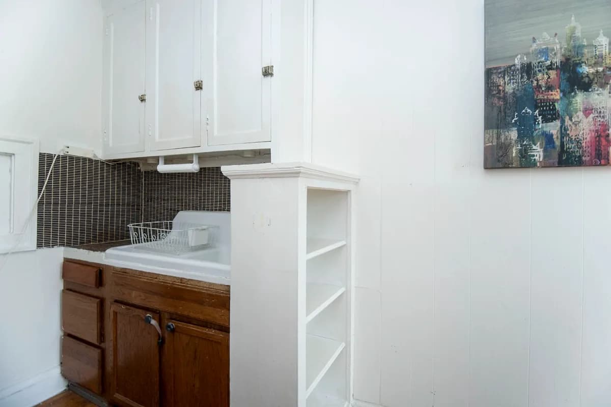 2129 N. Dayton St, Apt 208 — photo 2