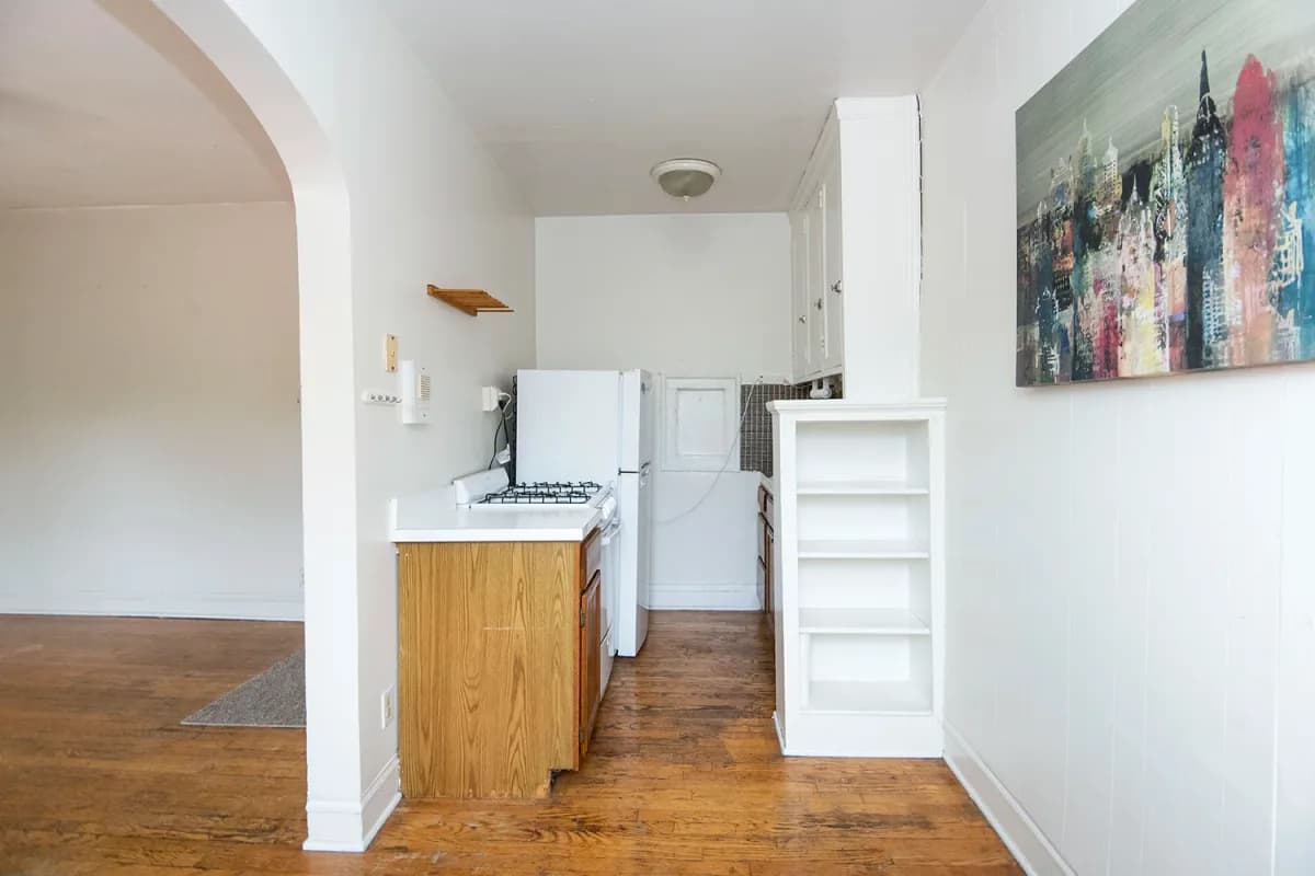 2129 N. Dayton St, Apt 208 — photo 3