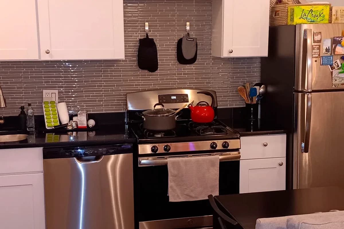 2129 N. Dayton St, Apt 302 — photo 1