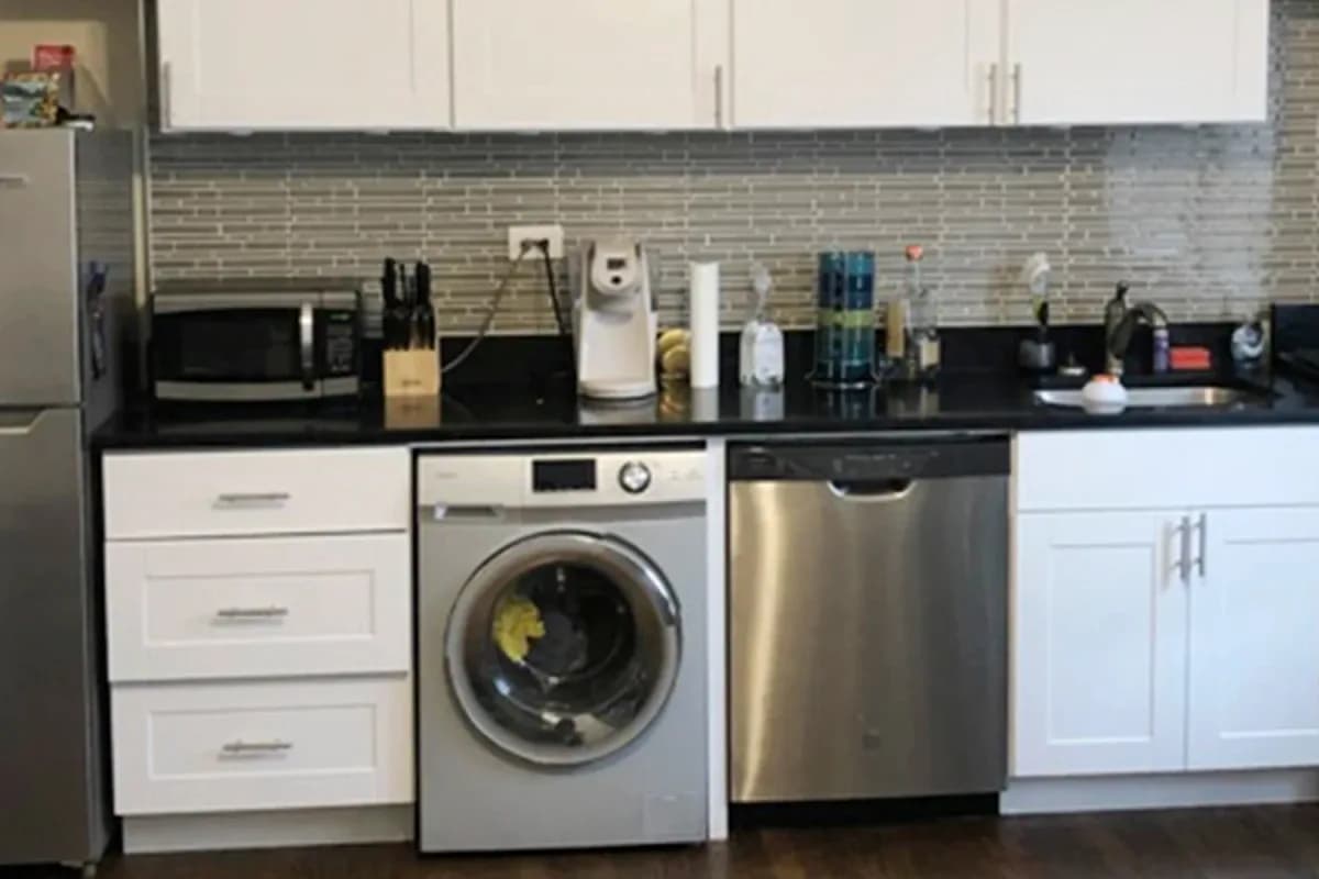 2129 N. Dayton St, Apt 304 — photo 1