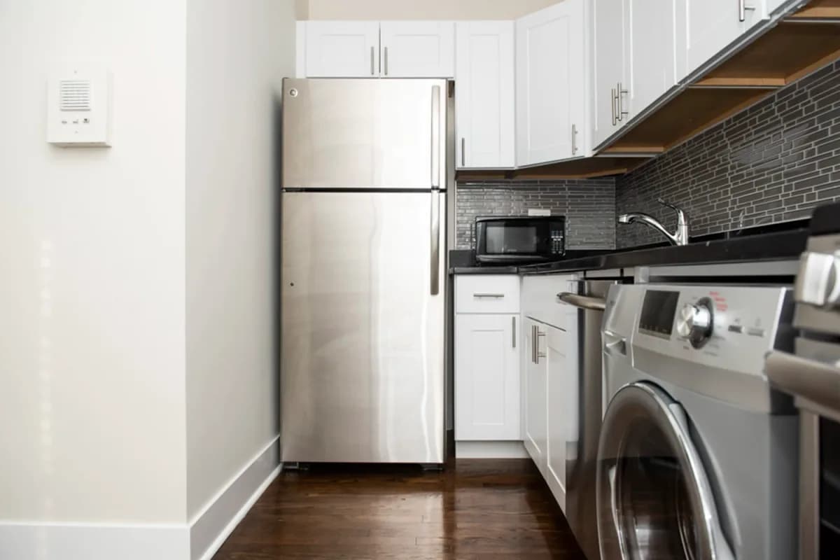 2129 N. Dayton St, Apt 305 — photo 4