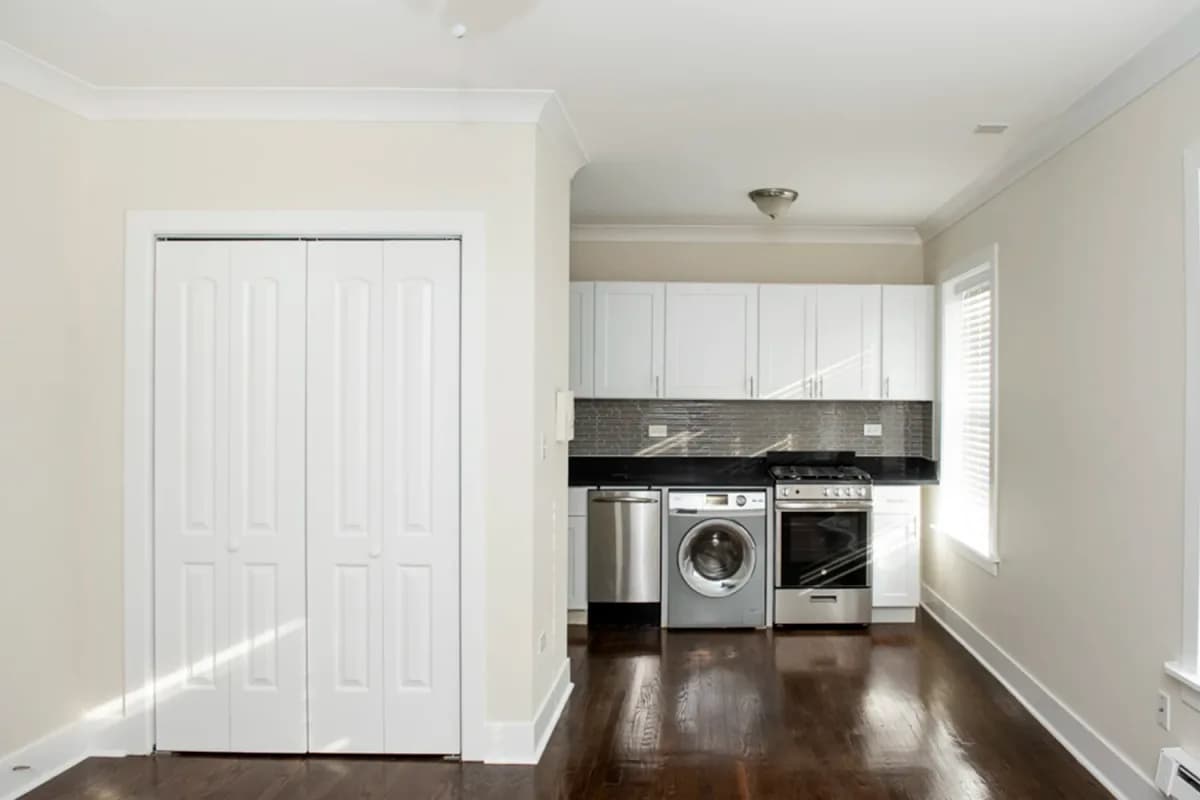2129 N. Dayton St, Apt 308 — photo 3