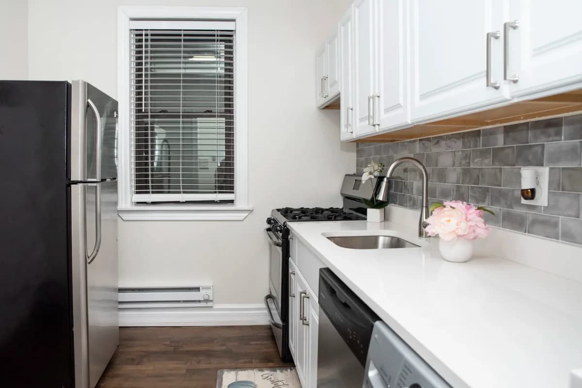 2131 W. Giddings St, Apt 1a — photo 2