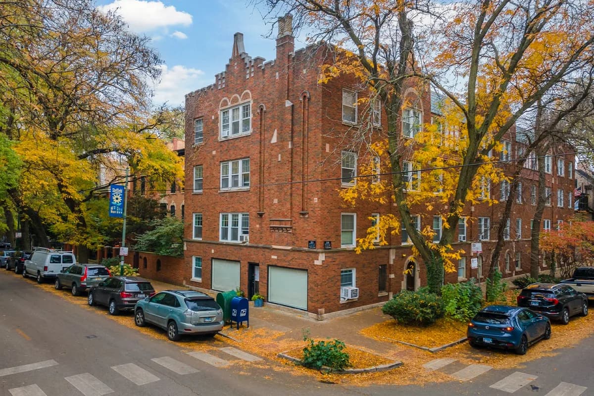 2147-51 N. Fremont St apartment building