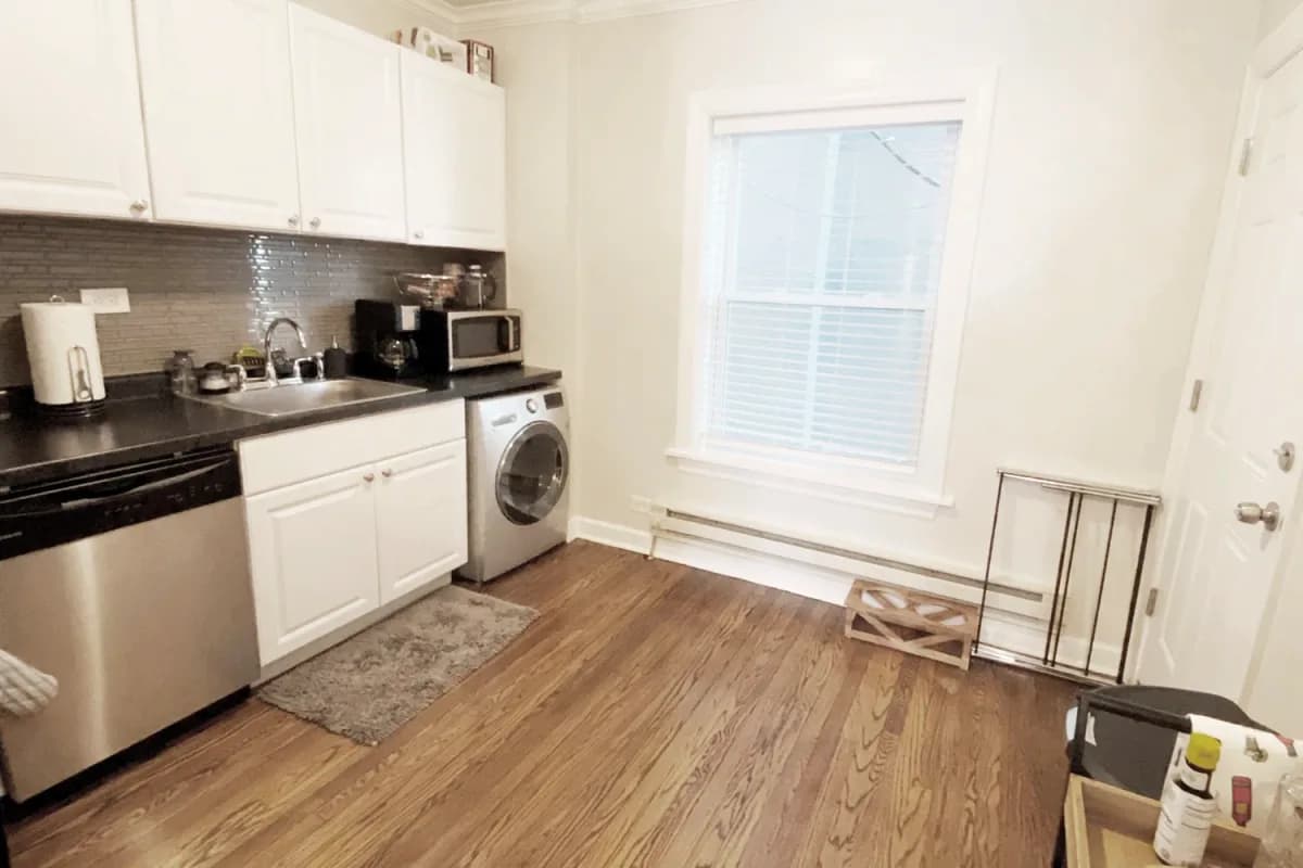 2147-51 N. Fremont St, Apt 1n — photo 2