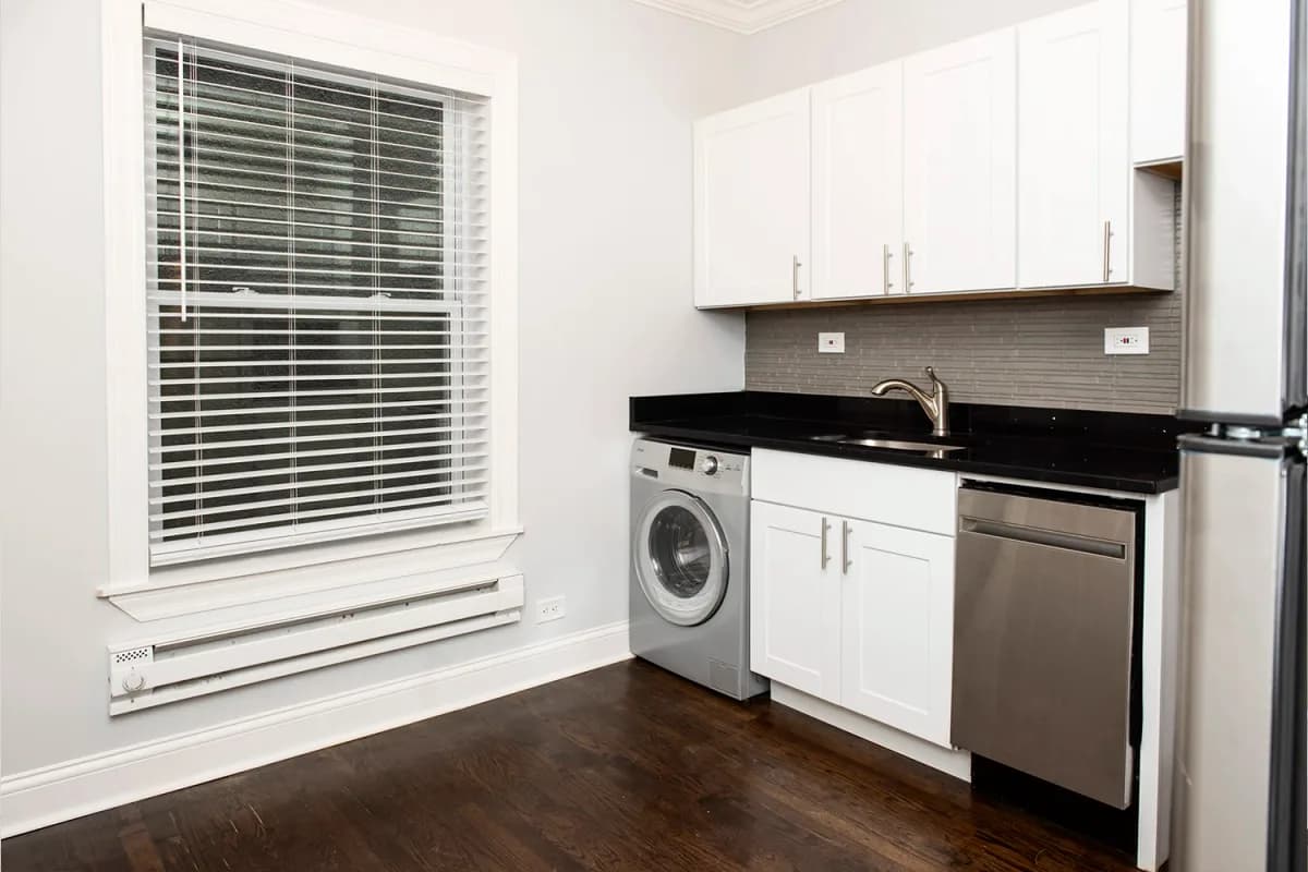 2151 N. Fremont St, Apt 2s — photo 2