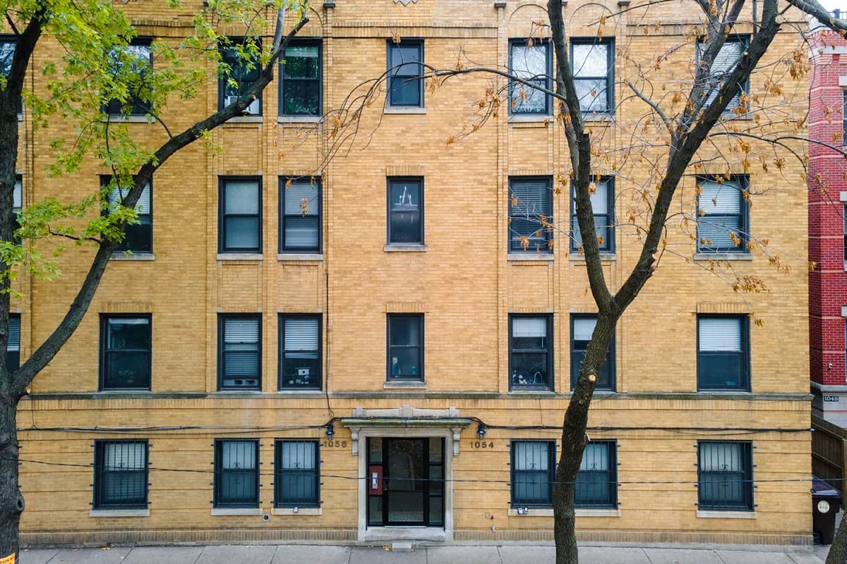 2535-37 N. Seminary Ave apartment building