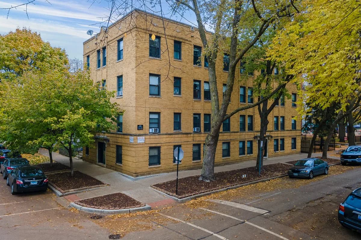 2535-37 N. Seminary Ave apartment building