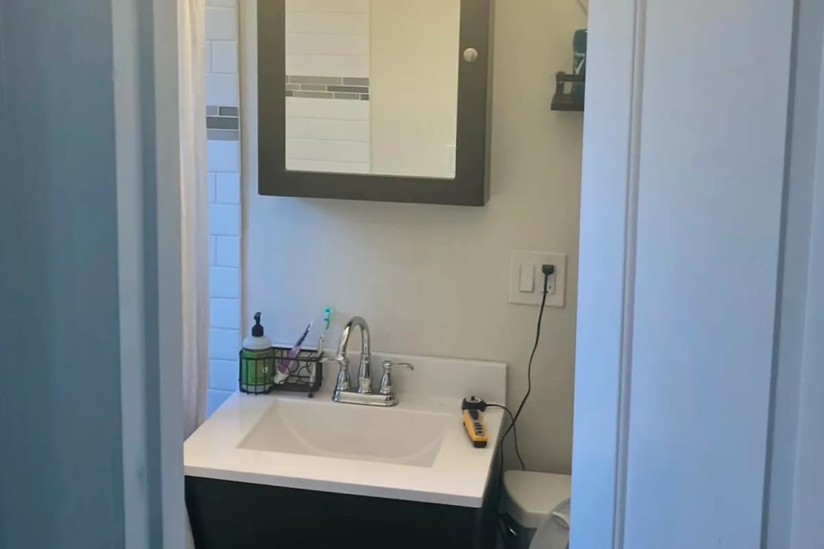 2535-37 N. Seminary Ave, Apt 1 — photo 4