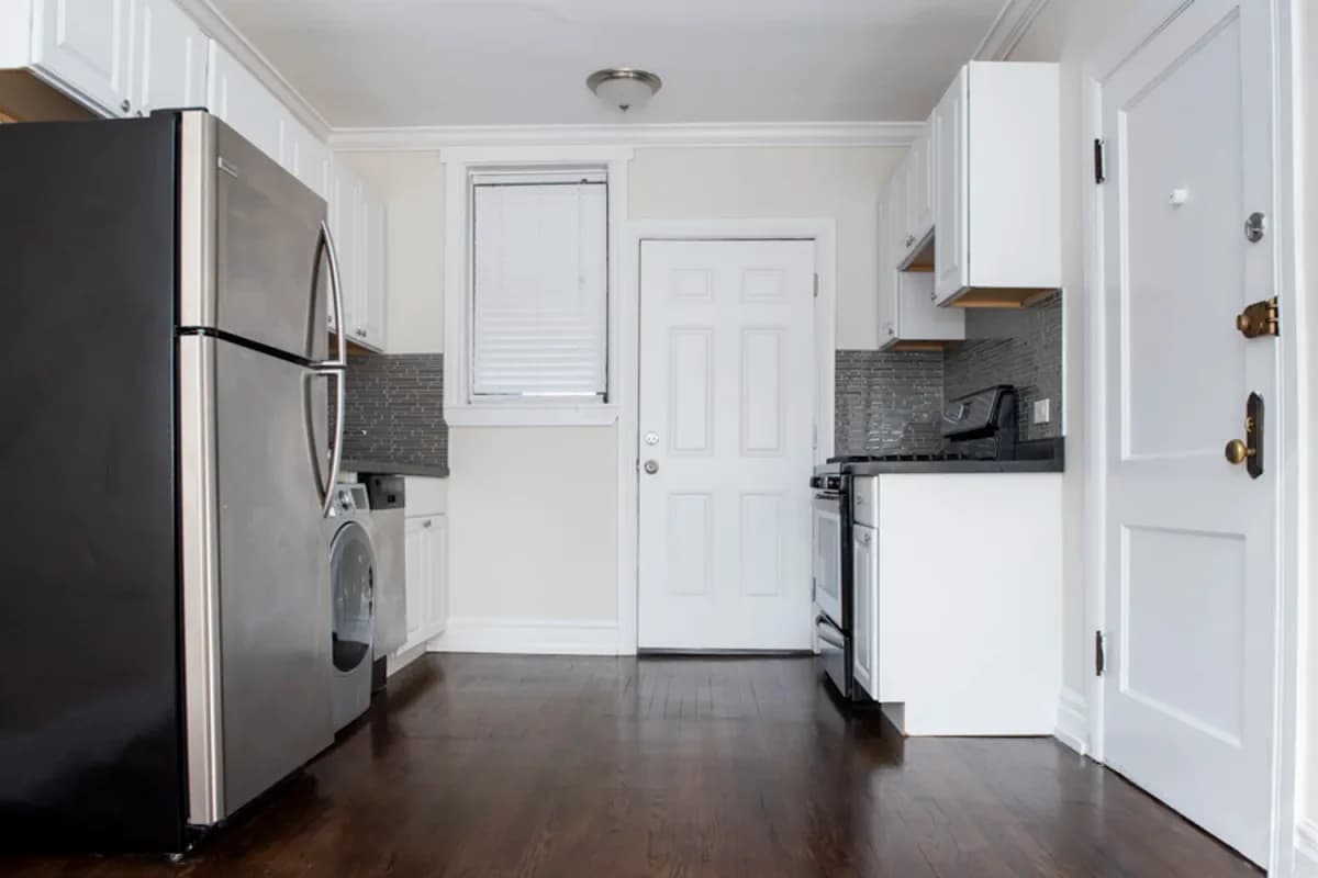 2535-37 N. Seminary Ave, Apt 3 — photo 2