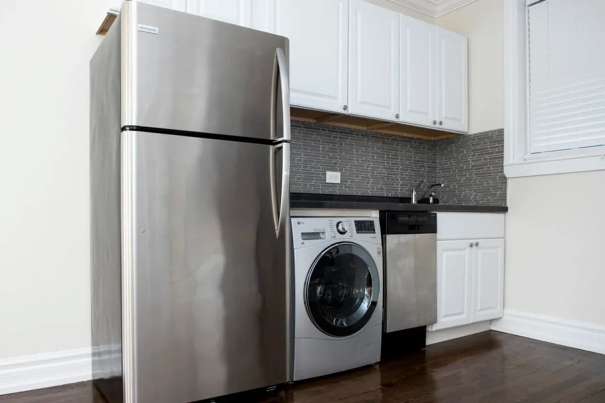 2535-37 N. Seminary Ave, Apt 3 — photo 3