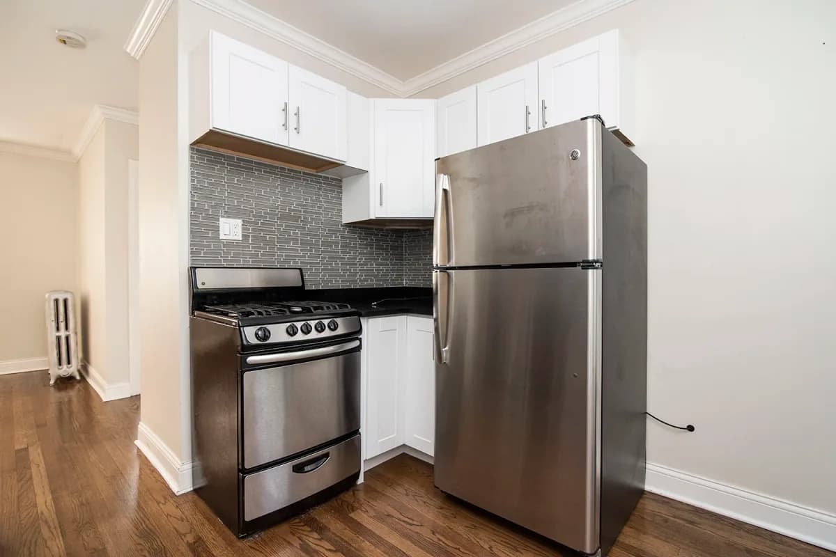 2535-37 N. Seminary Ave, Apt 1 — photo 3