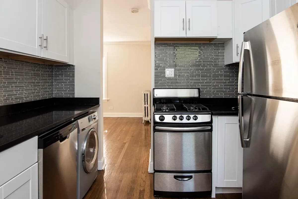 2535-37 N. Seminary Ave, Apt 2 — photo 1