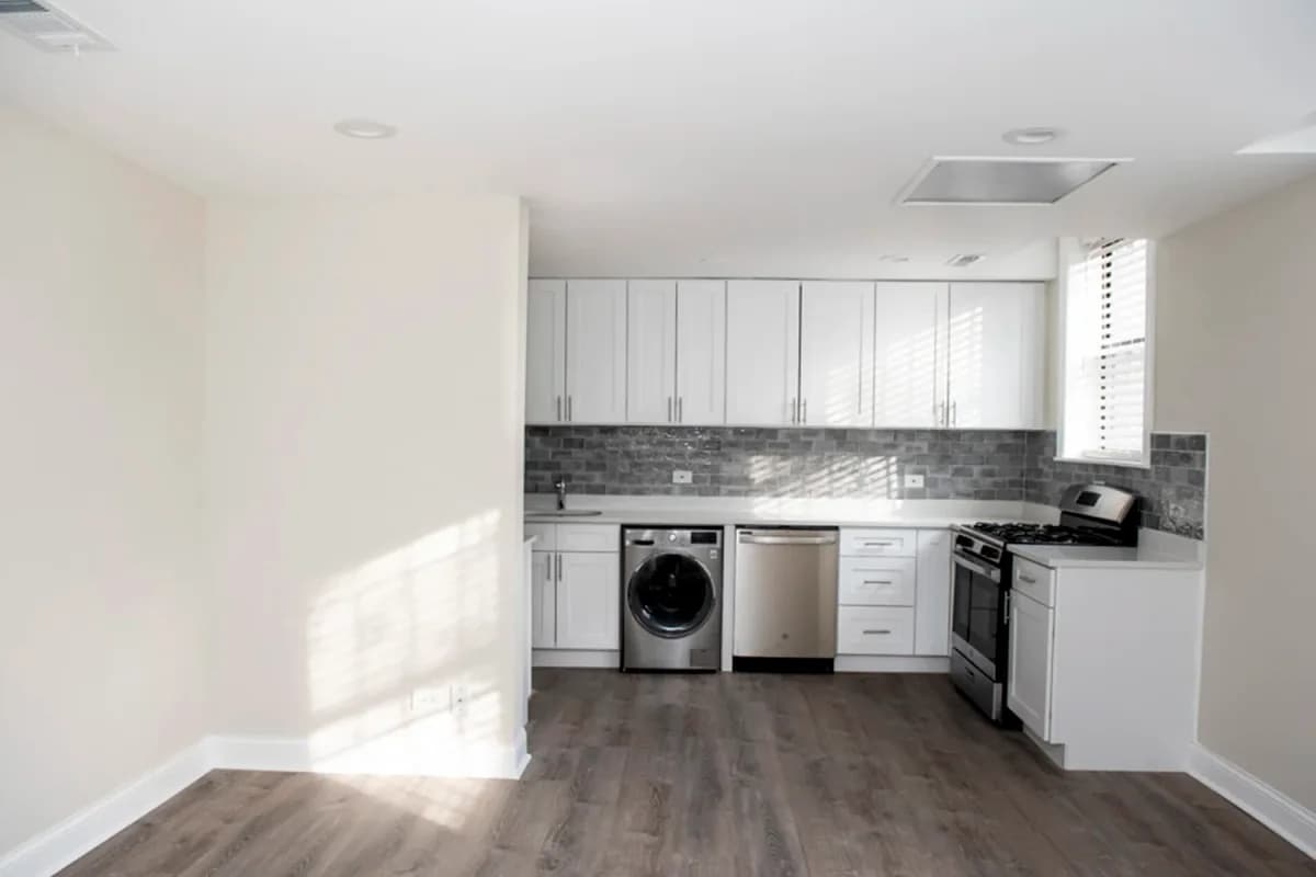 2535-37 N. Seminary Ave, Apt g — photo 2