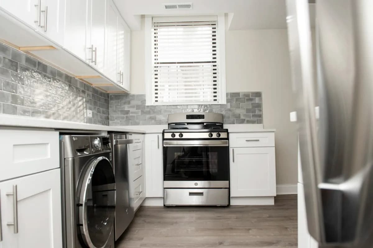 2535-37 N. Seminary Ave, Apt g — photo 4