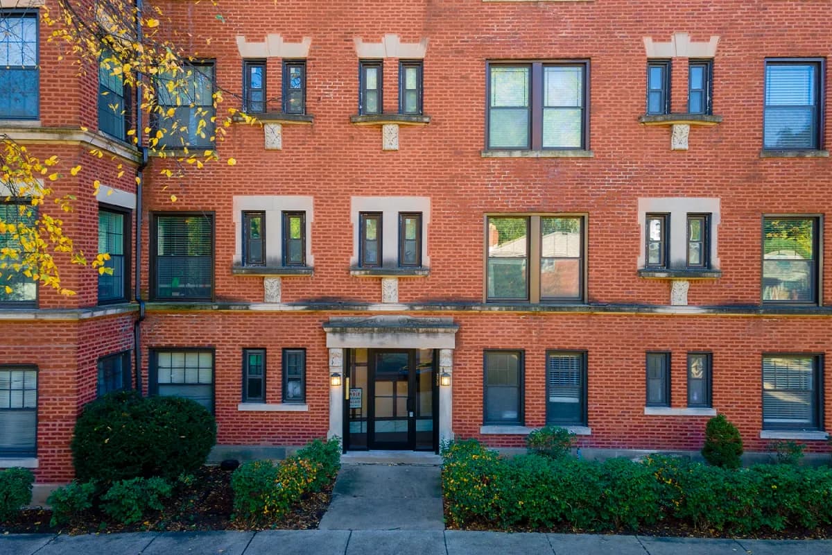 312-320 Lee St apartment building
