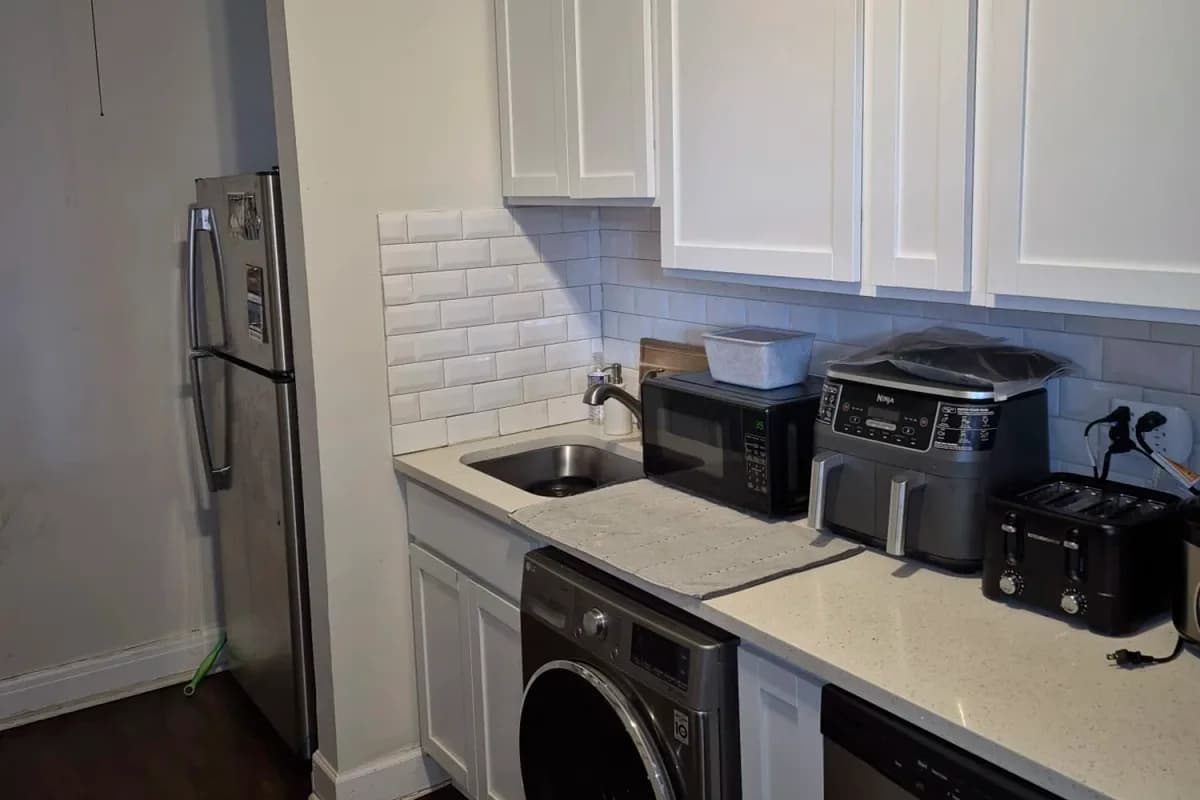 312-320 Lee St, Apt 1 — photo 3