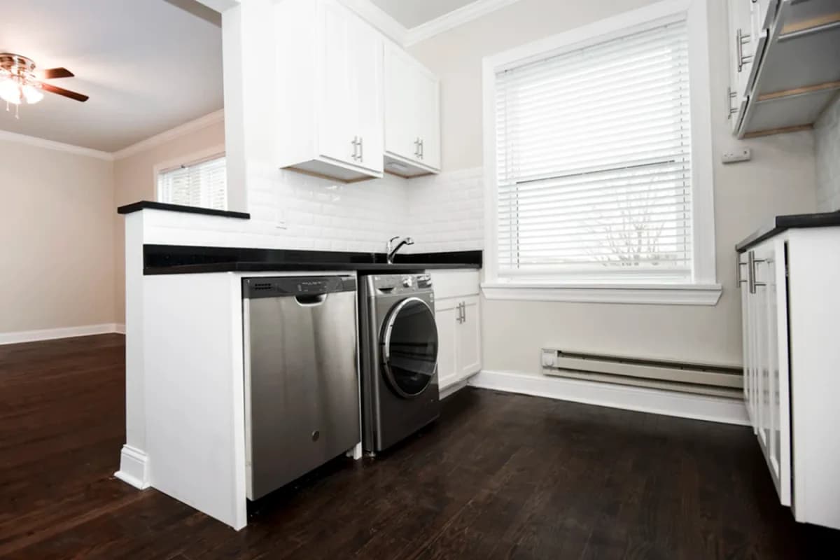 312-320 Lee St, Apt 2 — photo 2