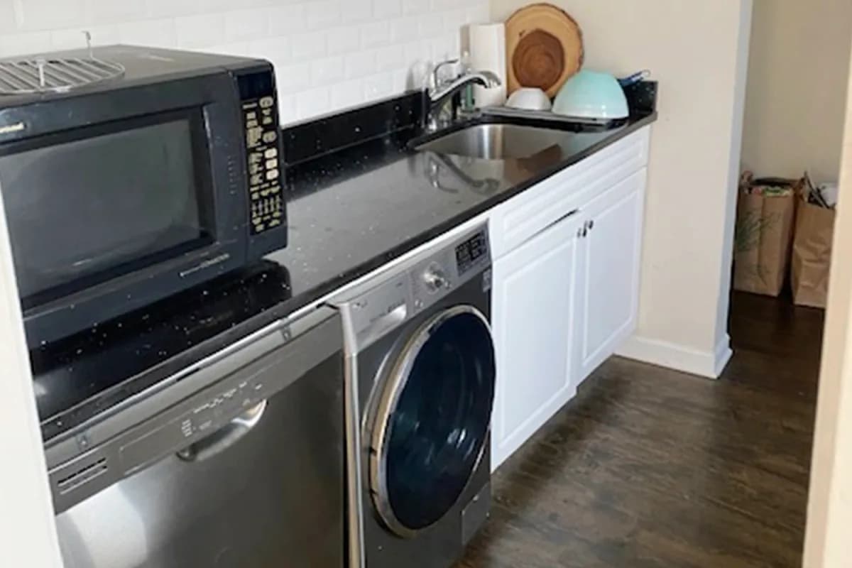 312-320 Lee St, Apt 3 — photo 2